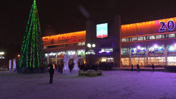 Площадь у ДК Подмосковье в Красногорске готова к встрече Нового года.