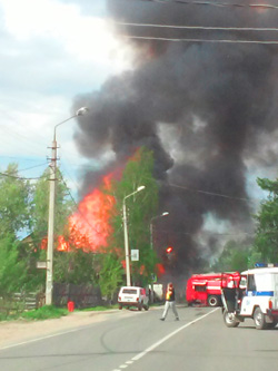 Администрация Красногорска оказала помощь пострадавшим от пожара во время грозы.
